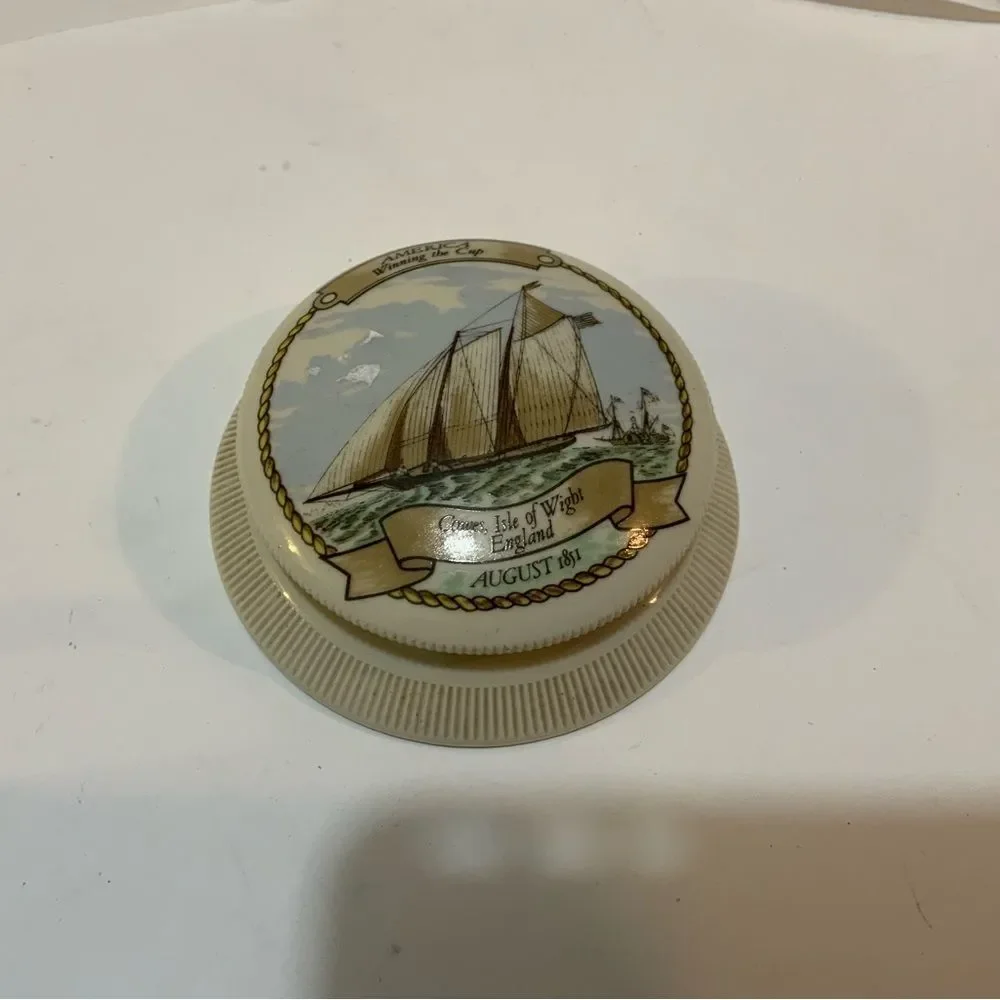 Vintage Ceramic Worlds Cup Sailing souvenir paperweigh Made in strattfordshire